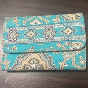 Vera Bradley Trifold Wallet in Totally Turquoise Print